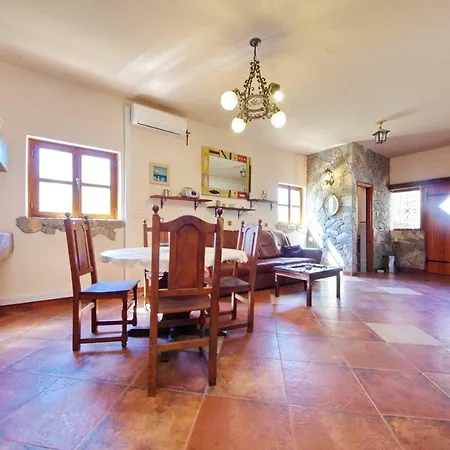 Holiday House Vanesa *